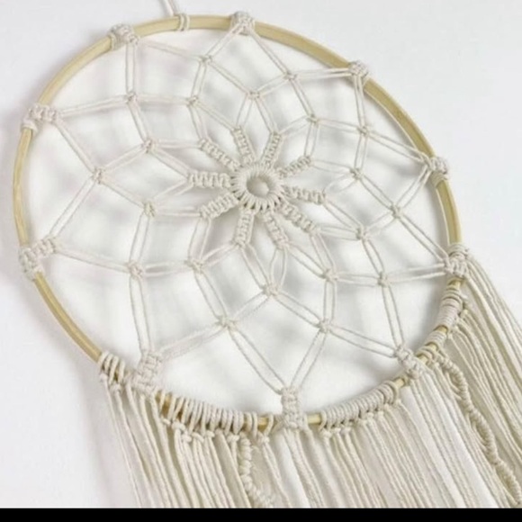 Elegant Cream Dreamcatcher Wall Decor - Picture 4 of 5